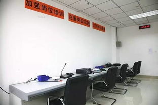 匠心獨(dú)運(yùn) 地鐵人自建通信設(shè)備維修操作室，保障城市動脈高效運(yùn)行